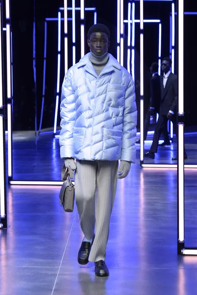 Look 30